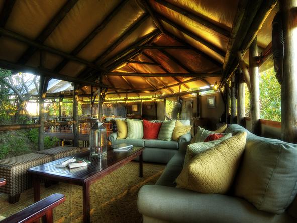 Kanana Lodge - main lounge